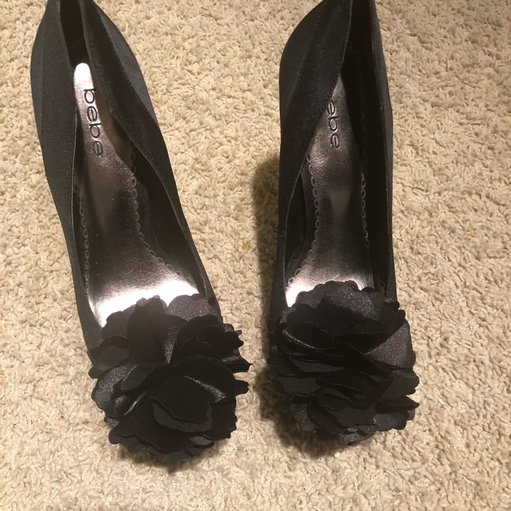 Bebe platform bow heels